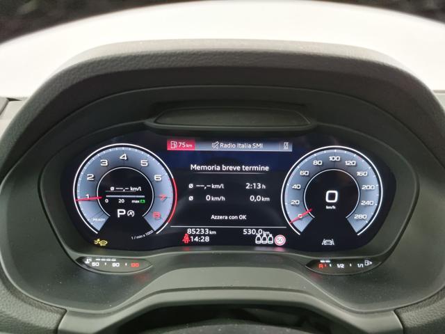 AUDI Q2 40 TFSI quattro S tronic SLINE Identity Black