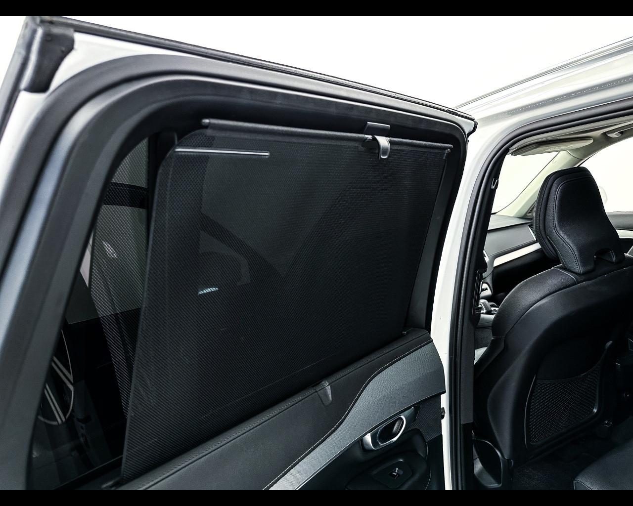 VOLVO XC90 B5 (d) AWD automatico 7 posti Plus Bright