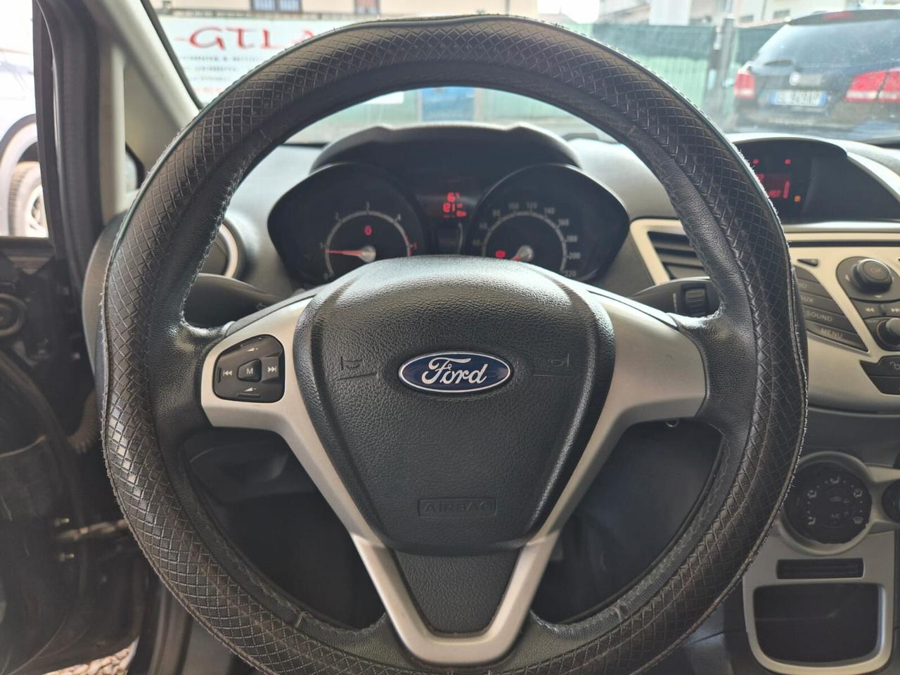Ford Fiesta 1.4 TDCi 70CV 5 porte Titanium