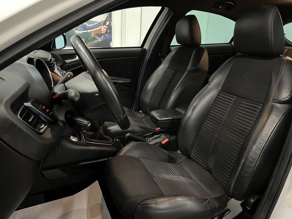 Alfa Romeo Giulia 2.2 Turbo Sprint AT8
