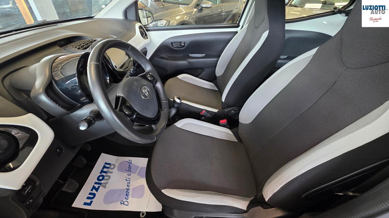 Toyota Aygo 1.0 VVT-i 69 CV 5 porte x-cool