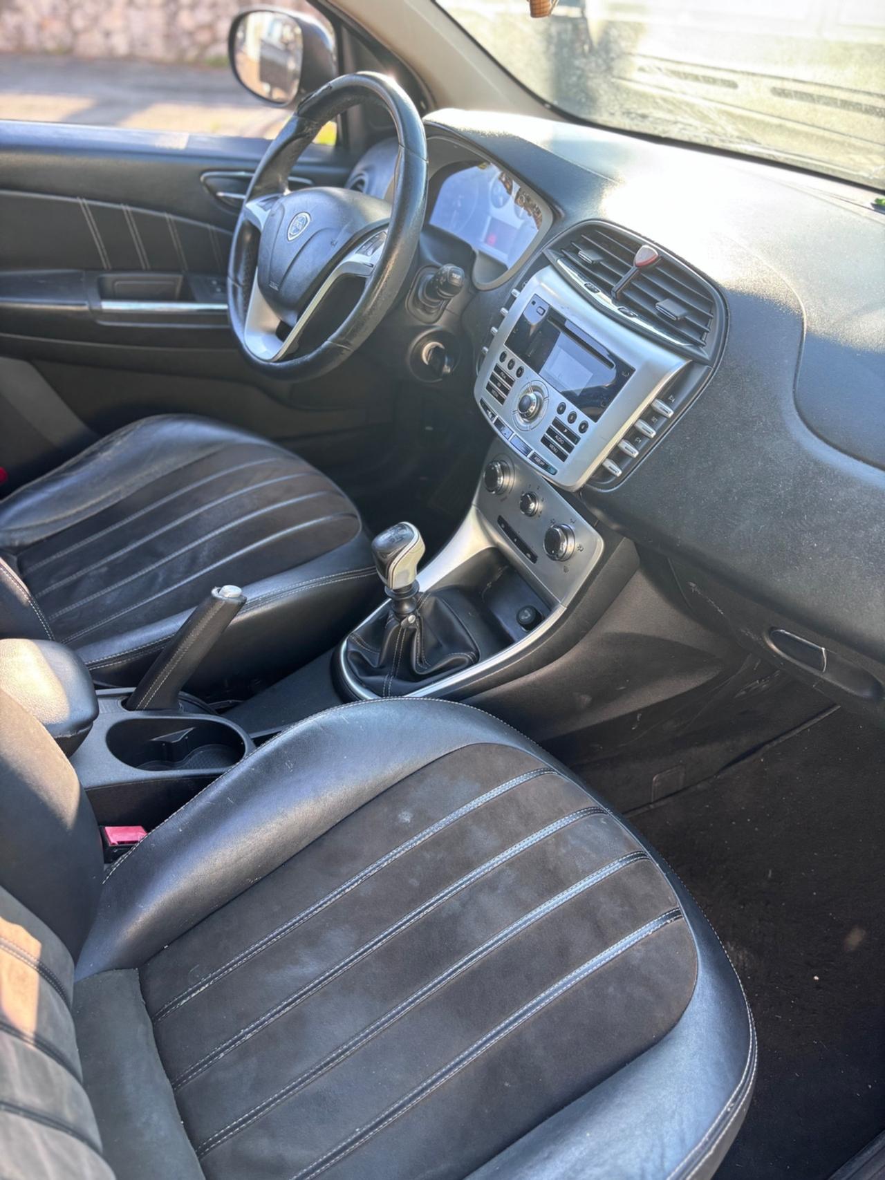 Lancia Delta 1.6 MJT DPF Gold