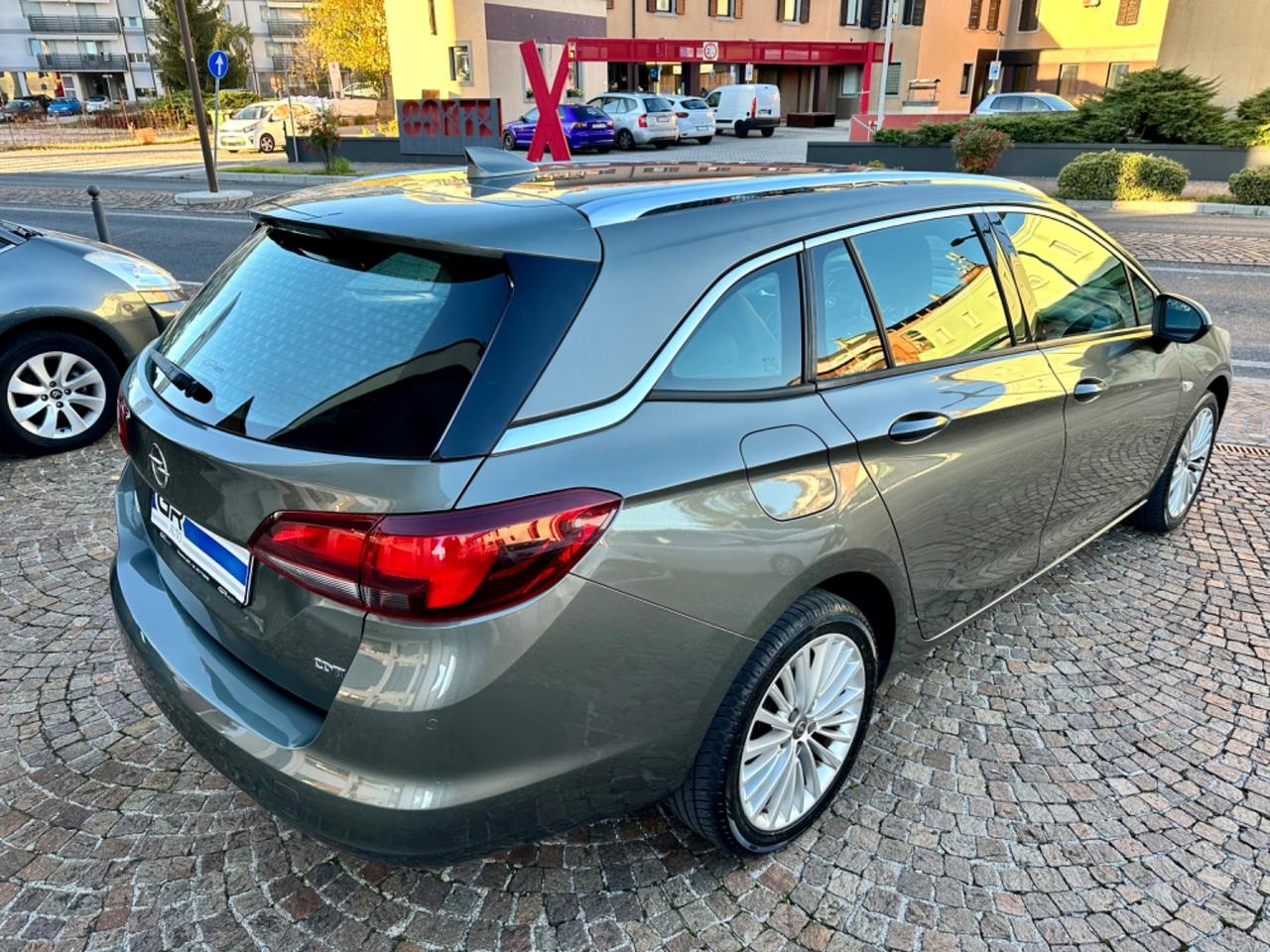 Opel Astra 1.6CDTi 136CV aut. Sports Tourer Innovation