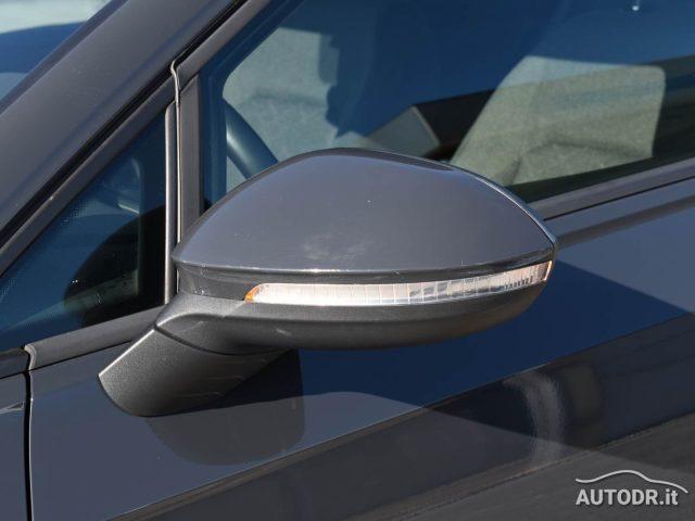 VOLKSWAGEN Golf 1.5 TGI 130cv DSG Life VIRTUAL CARPLAY ACC KM CERT