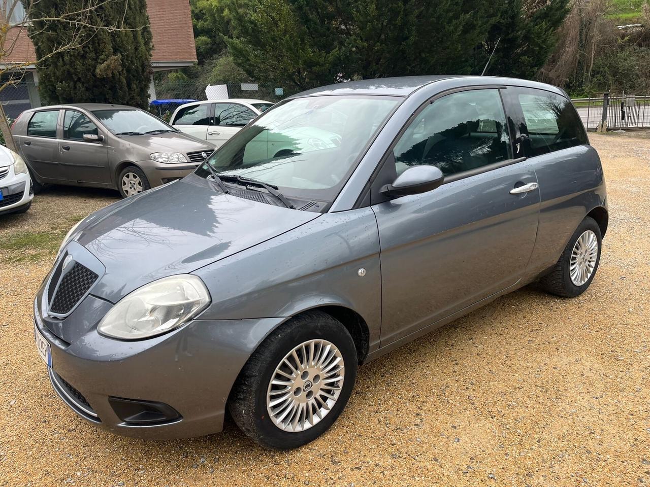 Lancia Ypsilon 1.2 Benzina - Neopatentati
