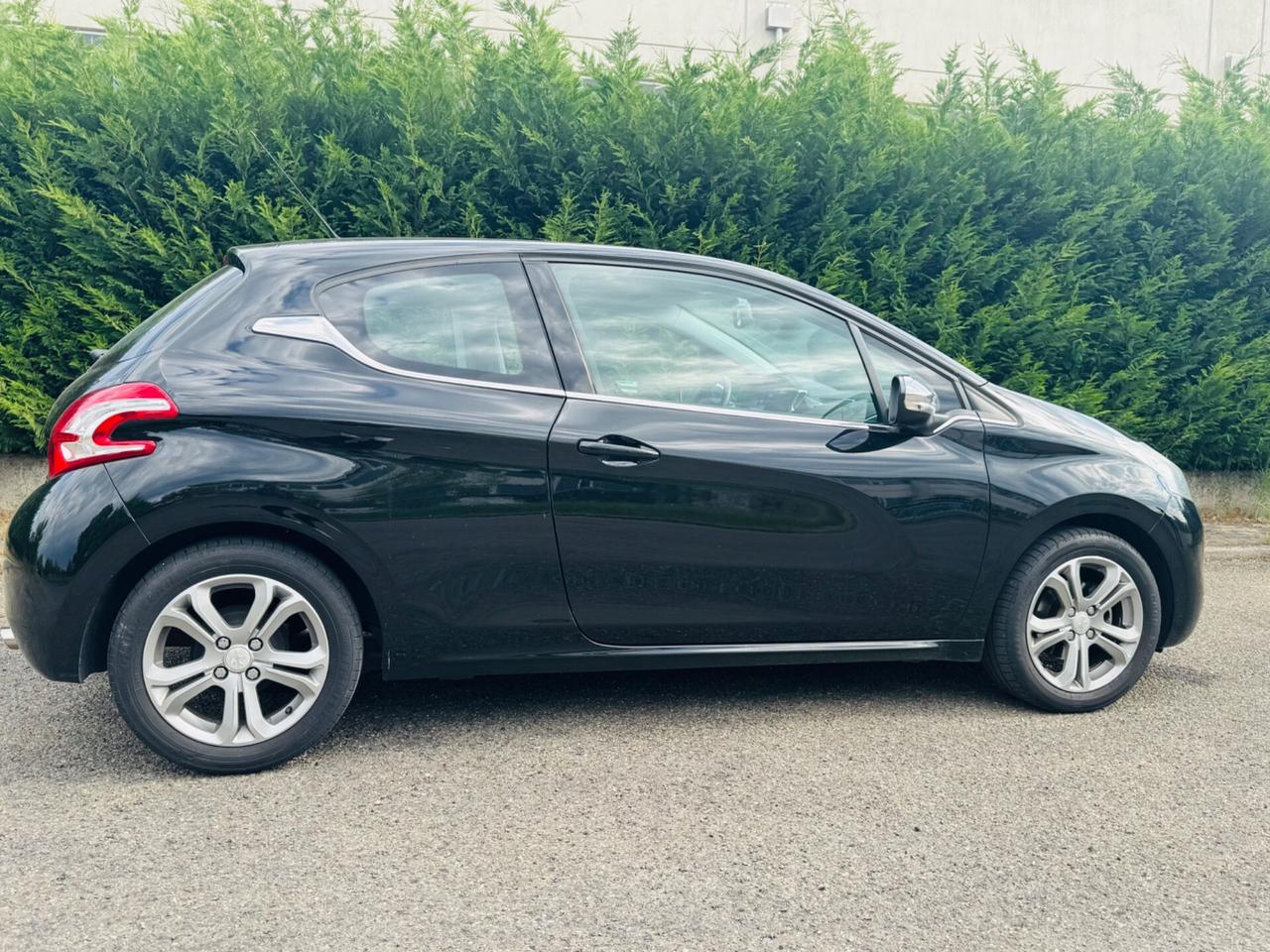 Peugeot 208 1.2 VTi 82 CV Splendide Condizioni