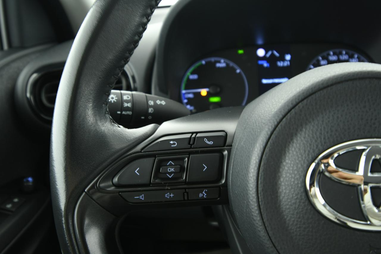 TOYOTA Yaris 1.5h Business CAMERA+ACC+APP CONNECT+NEOPATENTATI