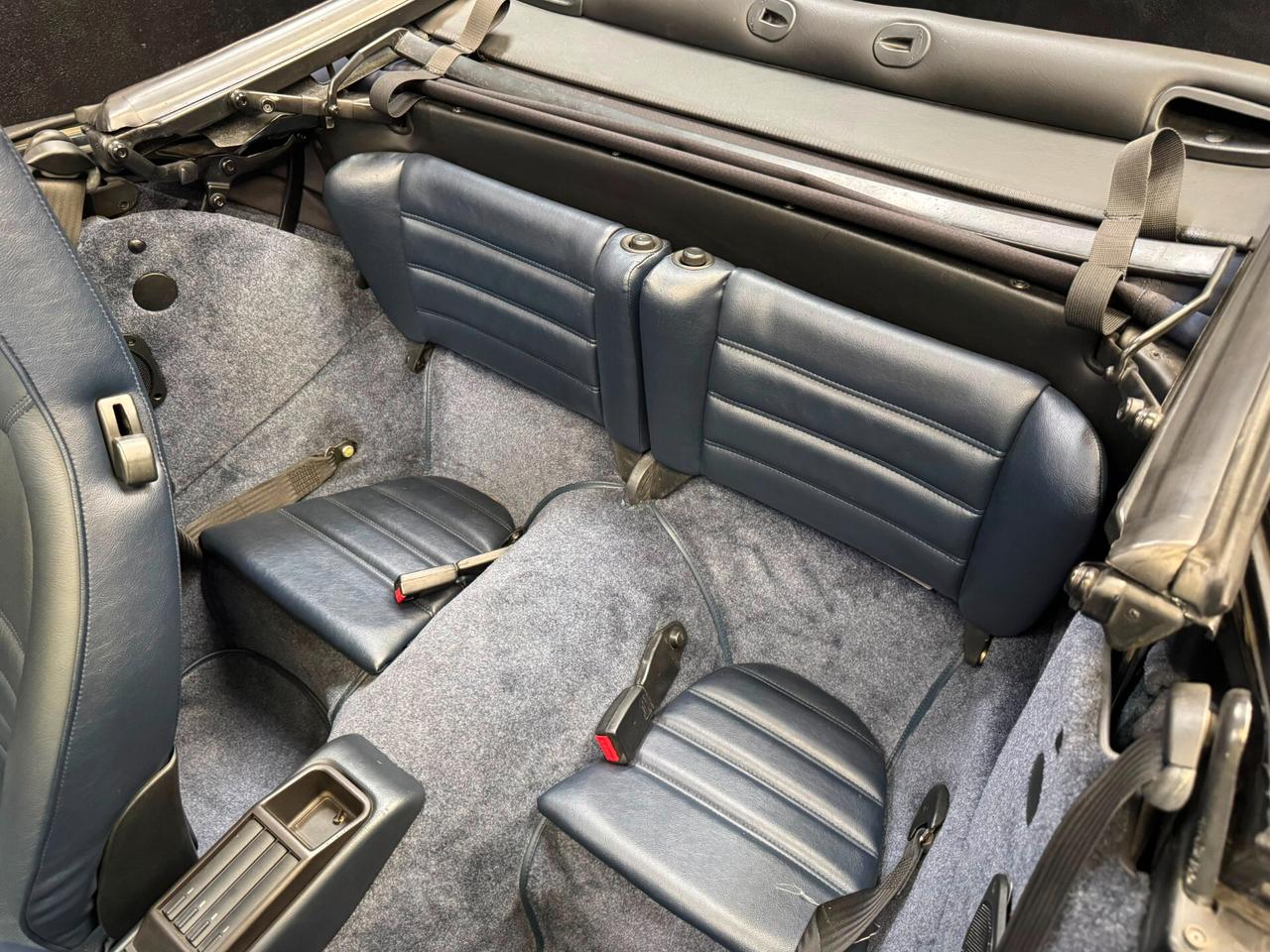 Porsche 964 Carrera 2 Cabrio