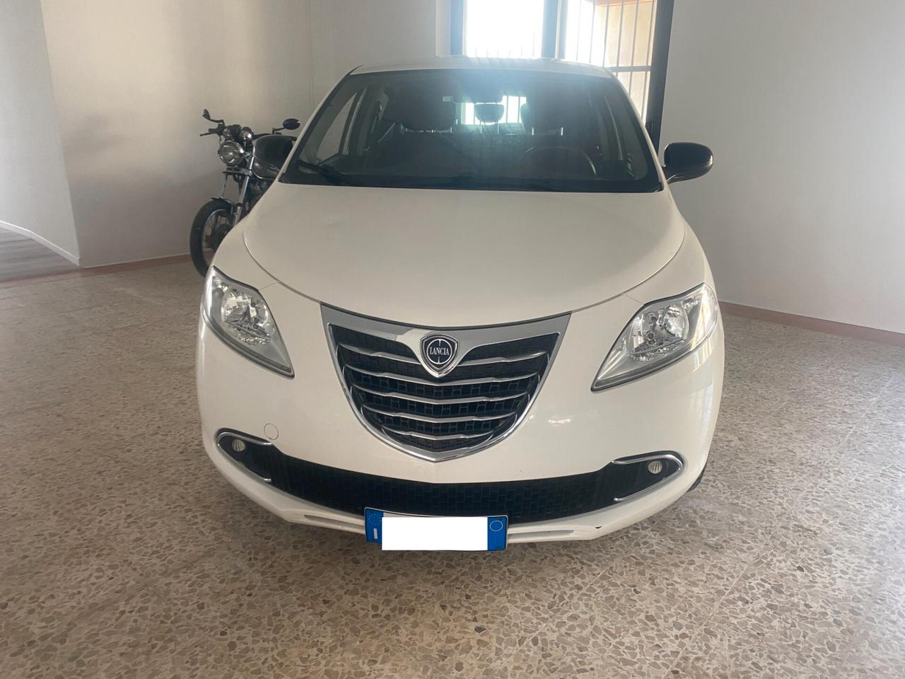 Lancia Ypsilon 1.2 69 CV 5 porte Platinum