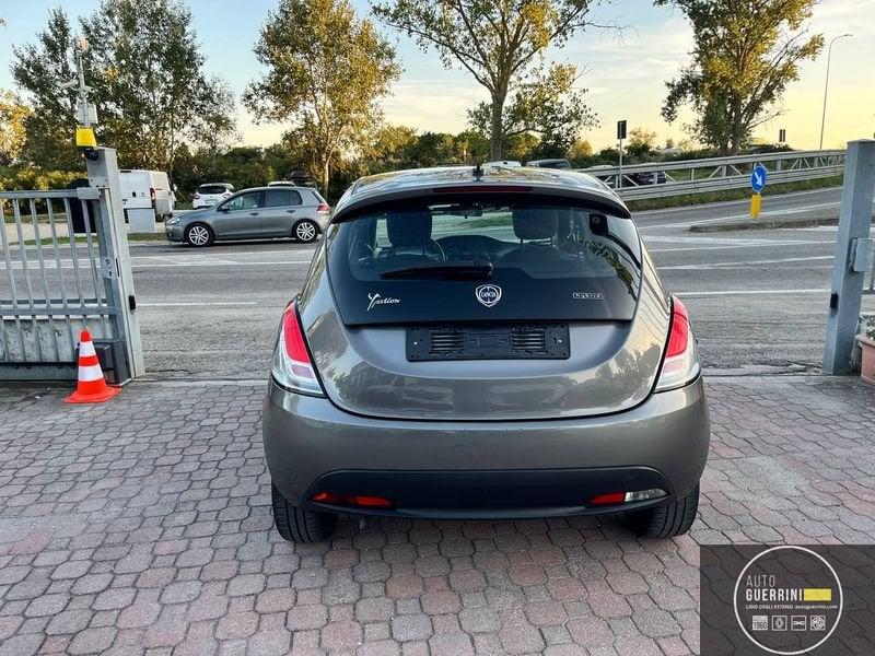 Lancia Ypsilon Ypsilon 1.0 FireFly 5 porte S&S Hybrid Ecochic Silver