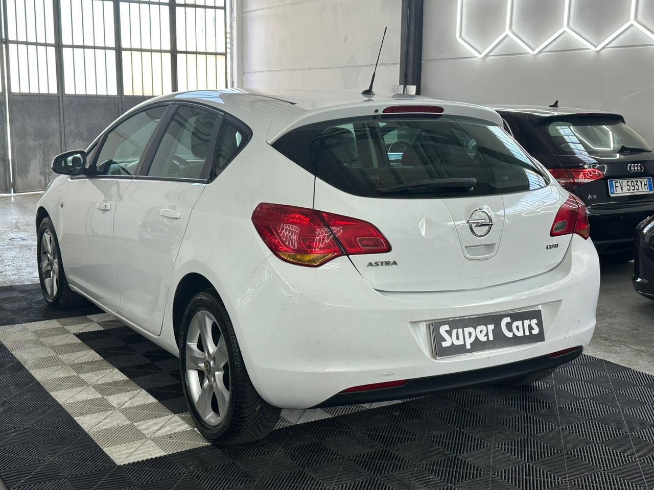 Opel Astra 1.7 CDTI 110CV 5 porte Cosmo