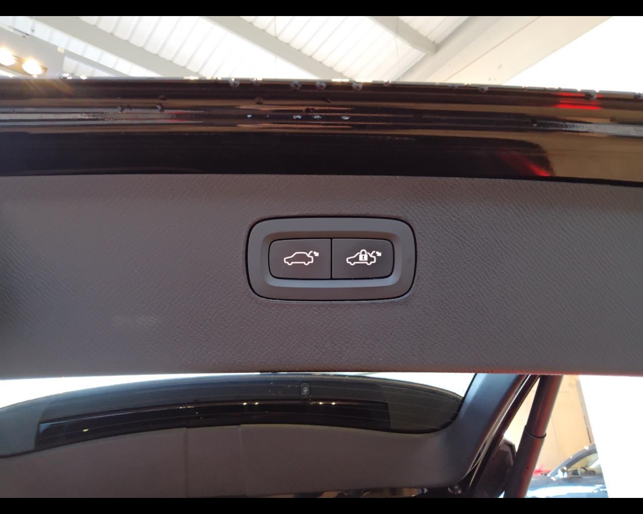 VOLVO XC90 II 2015 - XC90 2.0 b5 R-design awd 7p.ti geartronic my20