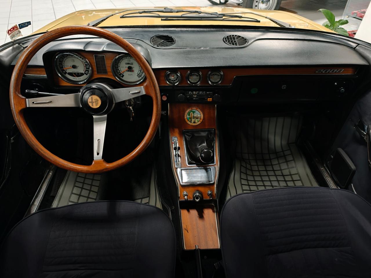 Alfa Romeo 2000 berlina