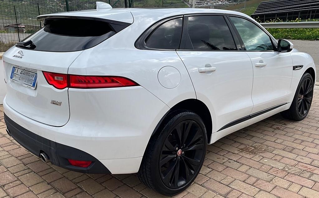 Jaguar F-Pace 3.0 D V6 300 CV AWD aut. Pure