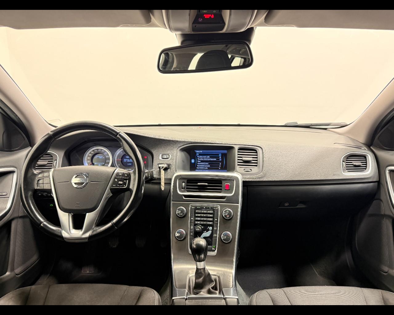 VOLVO V 60 2.0 D4 VED (D3) MOMENTUM