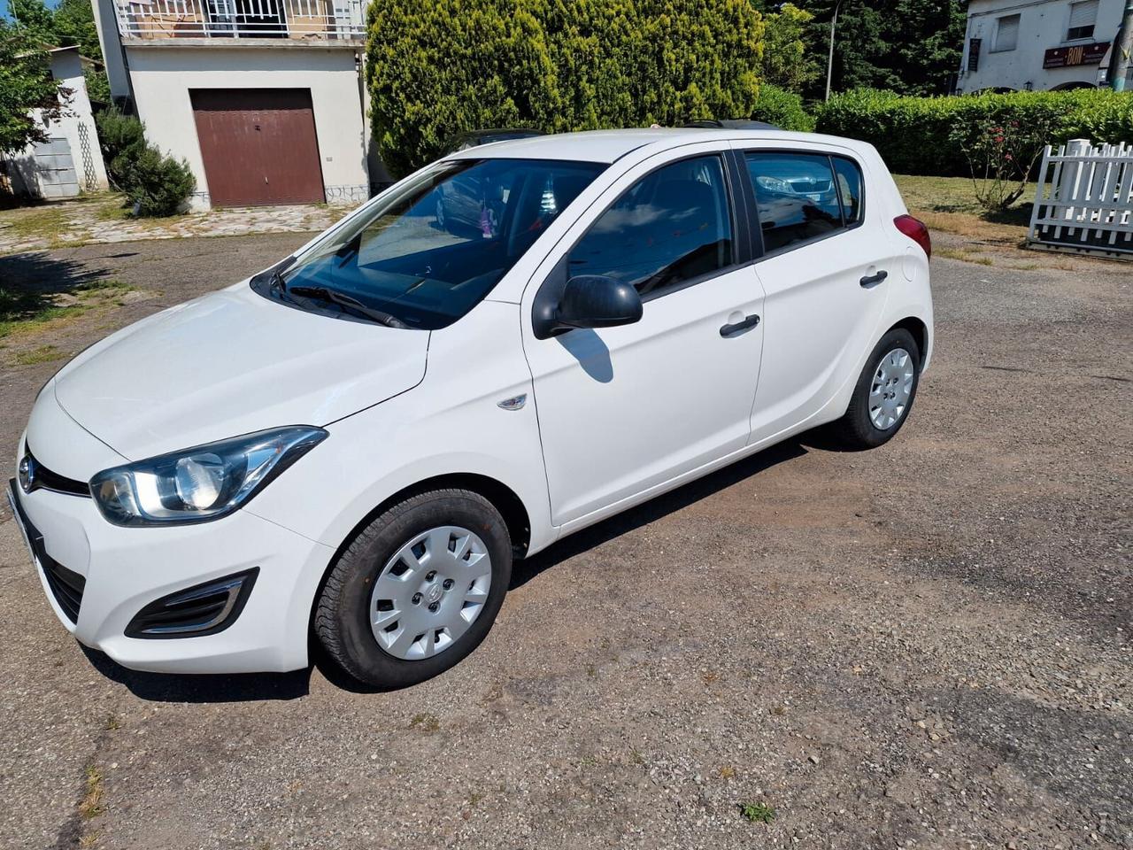 Hyundai i20 1.2 MPI MT Techline