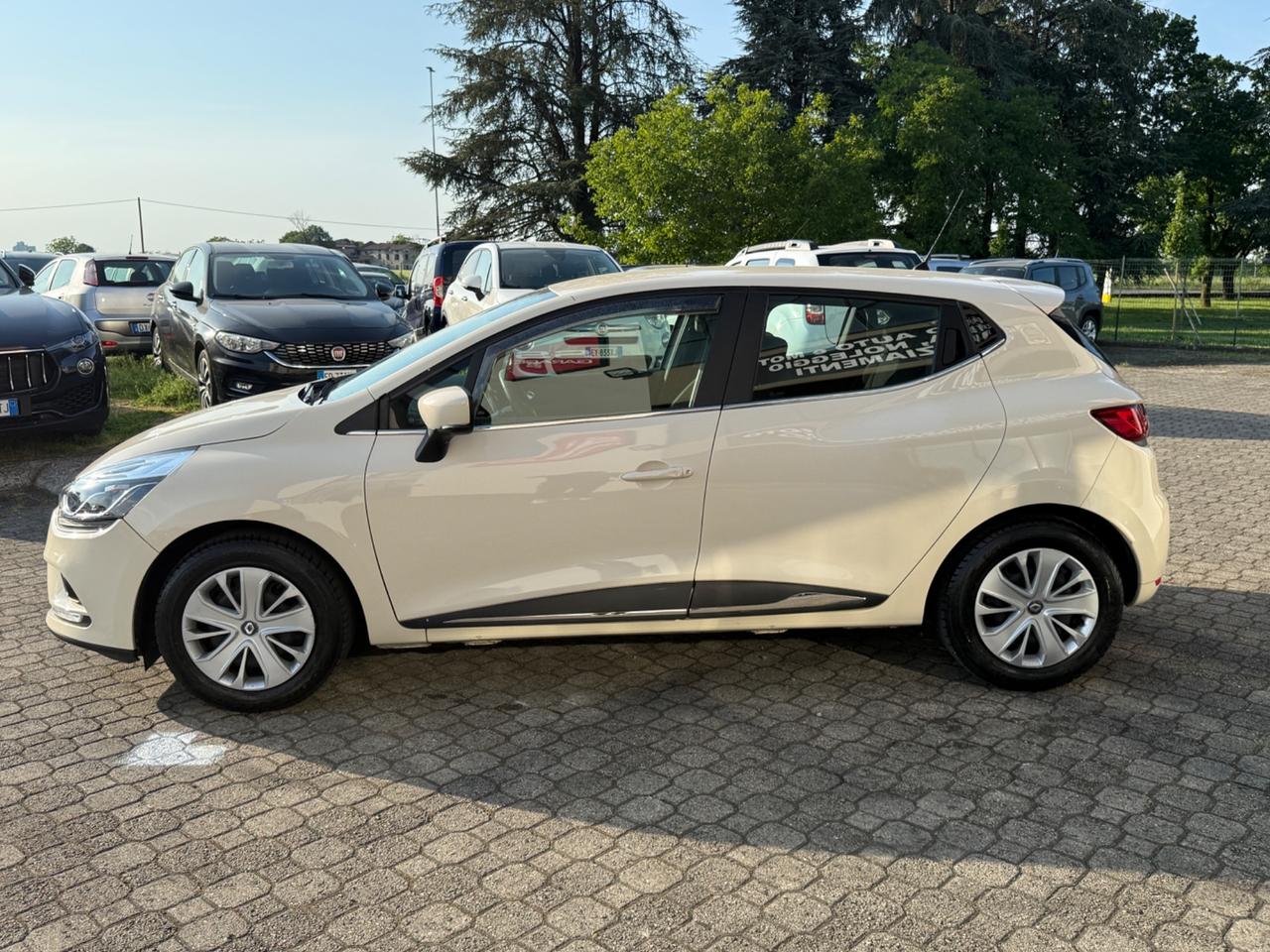 Renault Clio 1.2 75CV 5 porte Zen