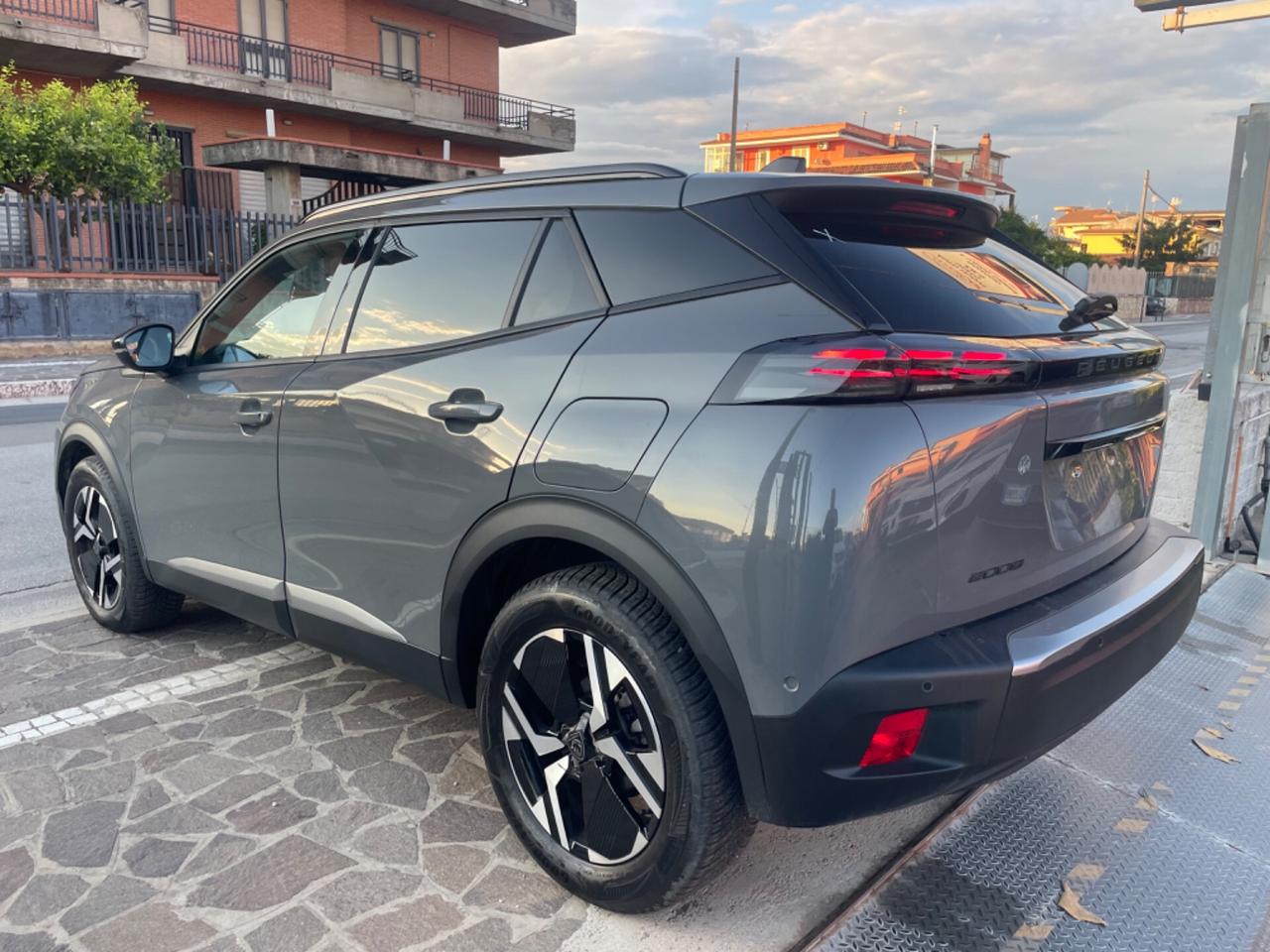 Peugeot 2008 PureTech 100 S&S Allure