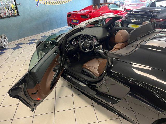 AUDI R8 Spyder 5.2 V10 FSI quattro R tronic