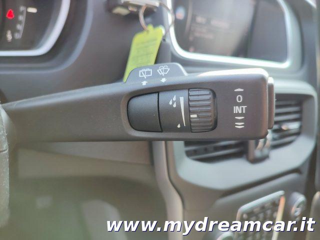 VOLVO V40 D3 Geartronic Momentum