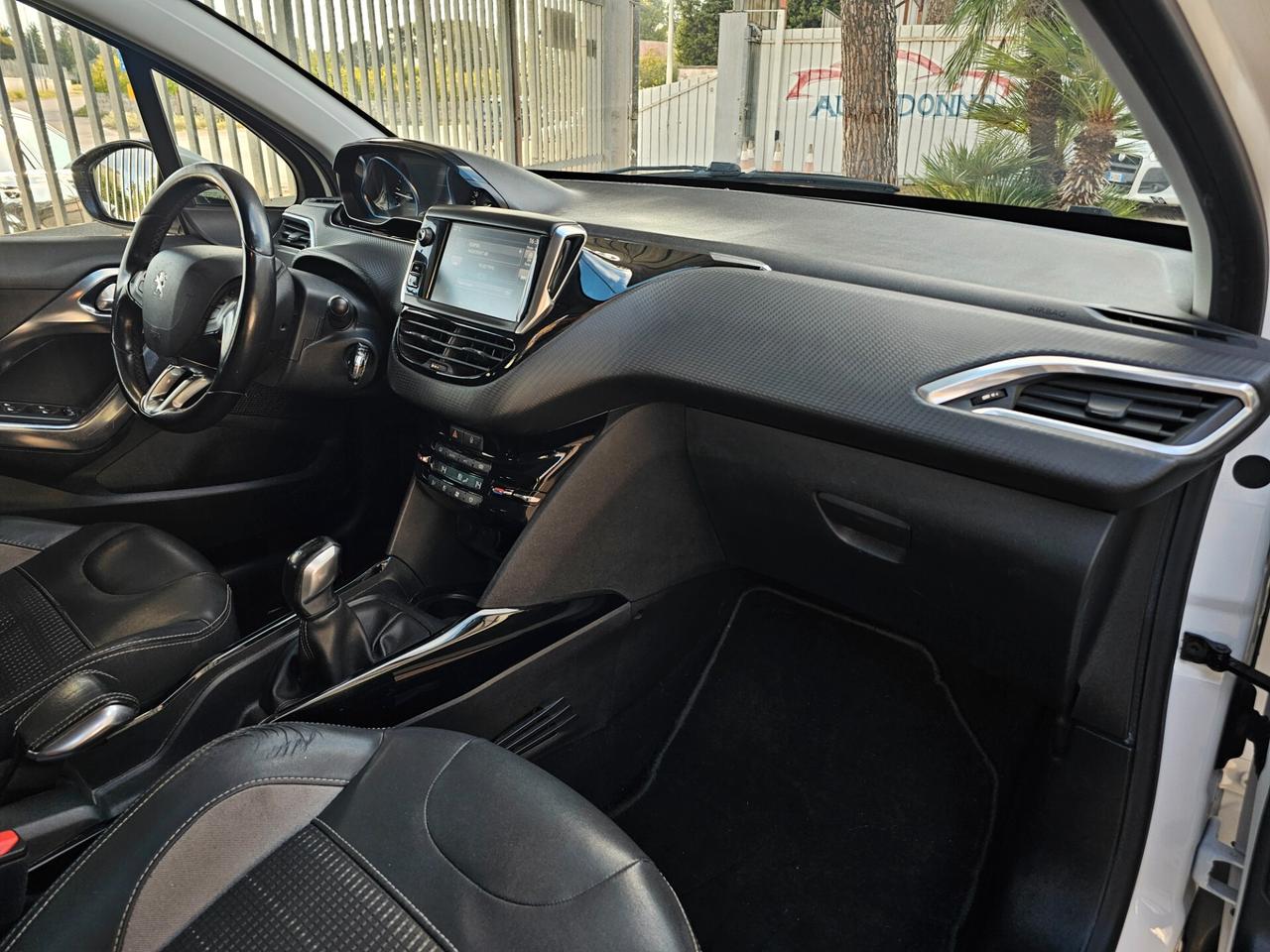 Peugeot 2008 1.6 BlueHDi 100 Allure