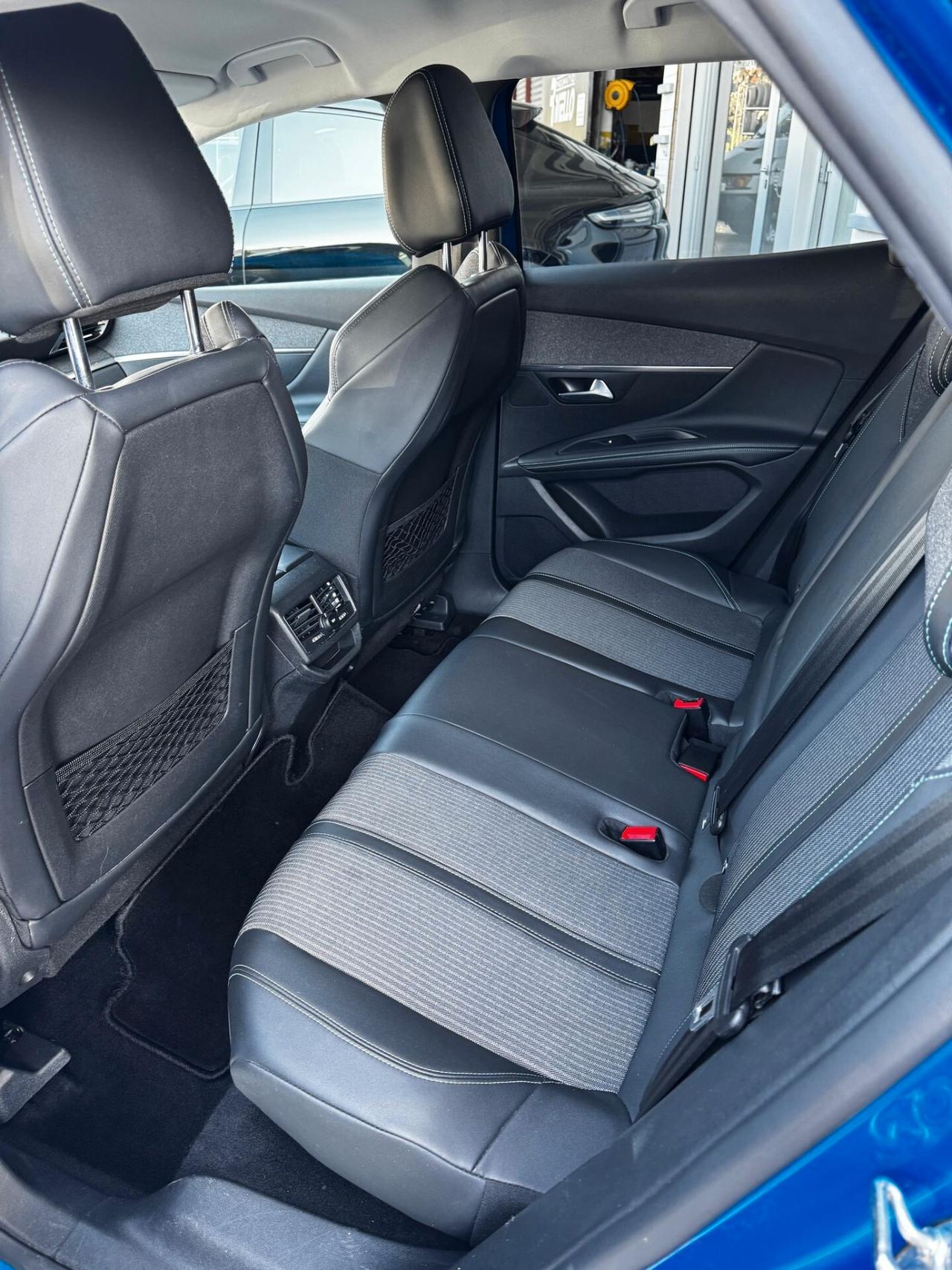 Peugeot 3008 BlueHDi 130 S&S Allure Pack