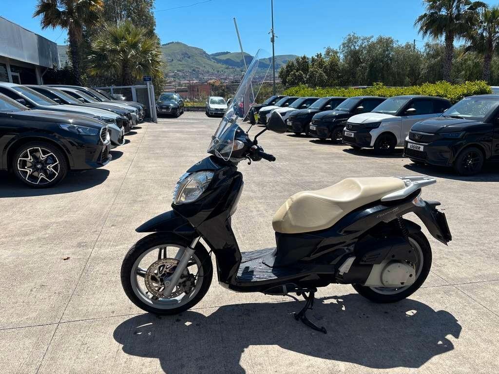 Malaguti Password 250 2005/ KM 13.000 Tuo a solo 16 Euro al mese