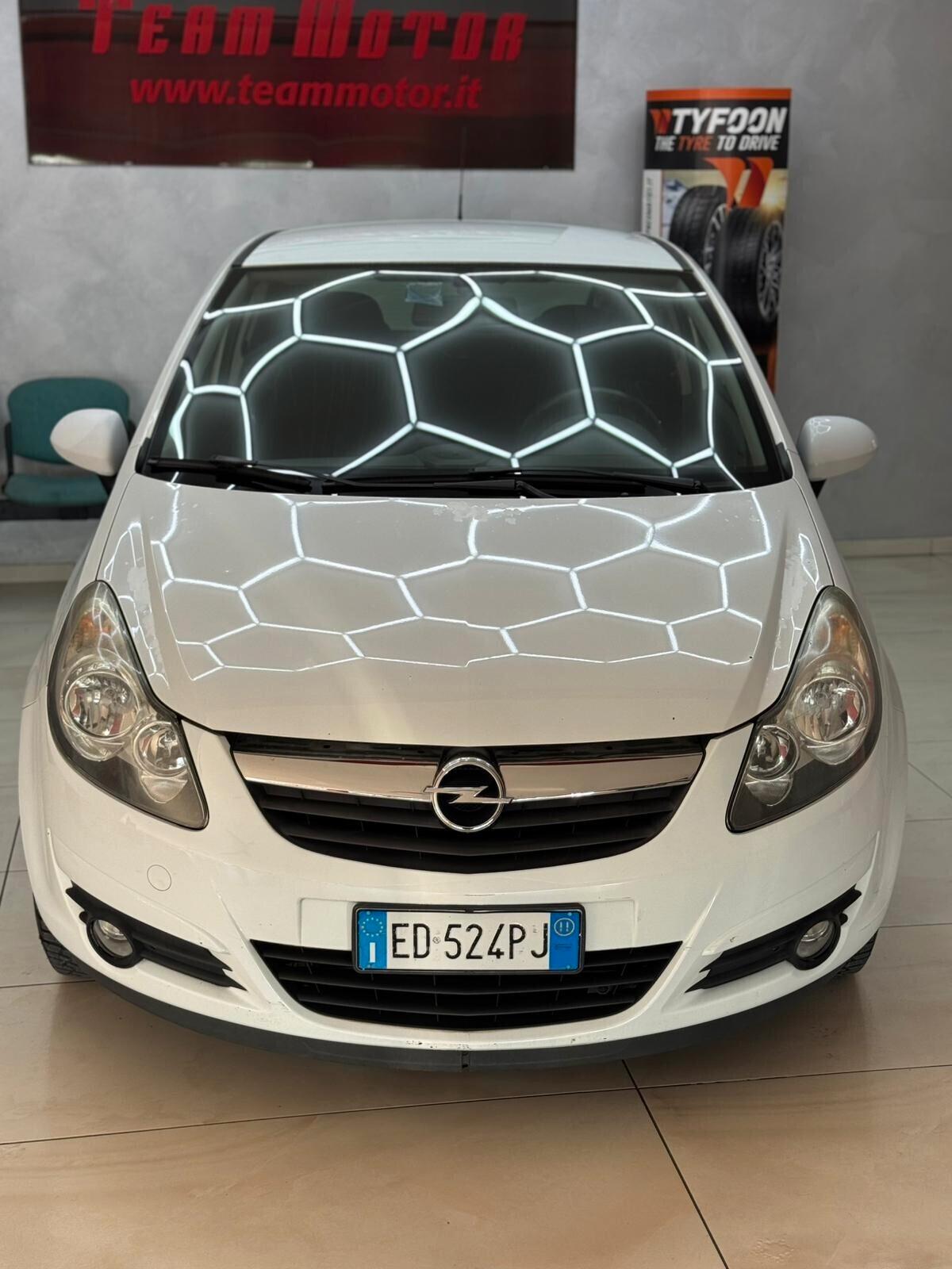 Opel Corsa 1.2 3 porte Club