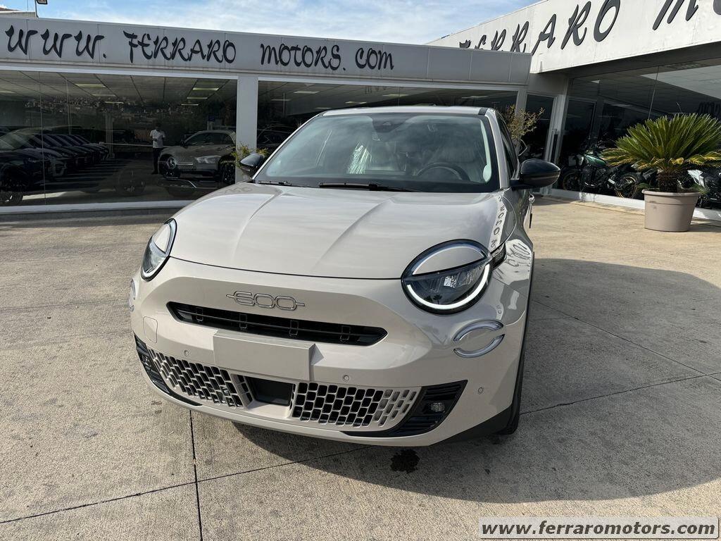 Fiat 600 Hybrid km0 iva esposta pronta consegna