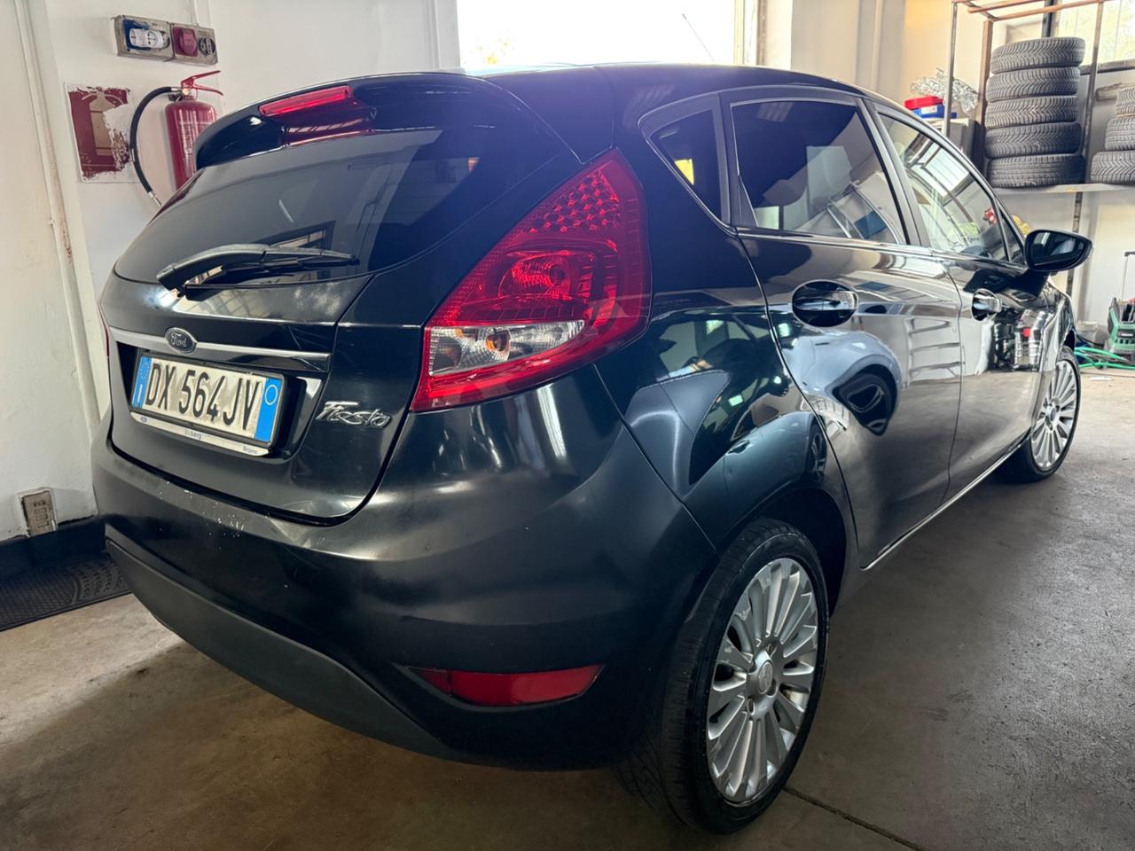 Ford Fiesta 1.4 5 porte Bz.- GPL Titanium