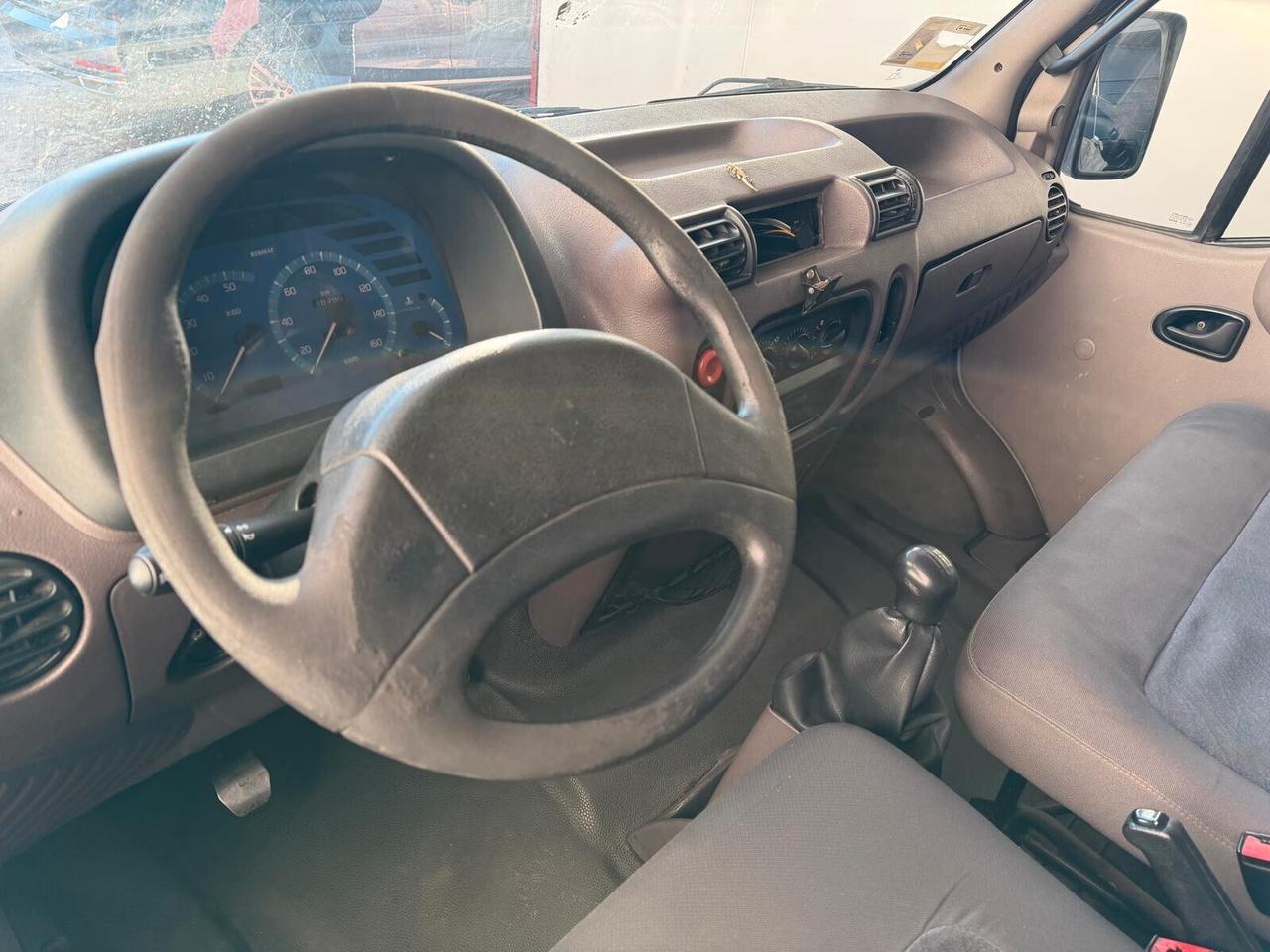 Renault Mascott 2800