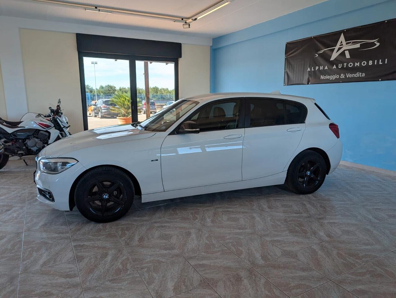 Bmw 118 118d 5p. Urban
