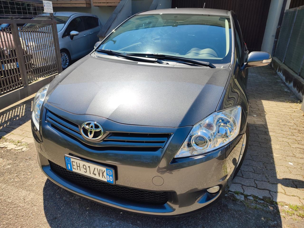 TOYOTA AURIS 1.6BENZINA POCHI KM COME NUOVA STUPENDA