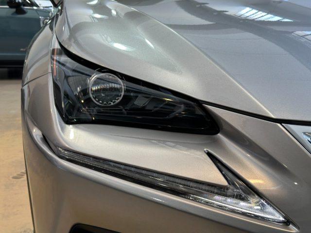LEXUS NX 300 Hybrid 4WD Luxury - 18" - Camera - Pelle nera