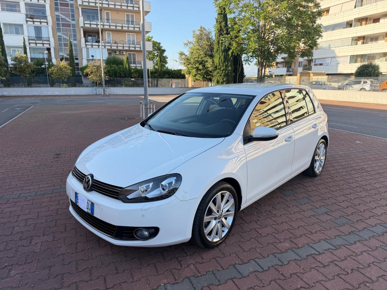 Volkswagen Golf 2.0 TDI Highline *KM 29.000*LED