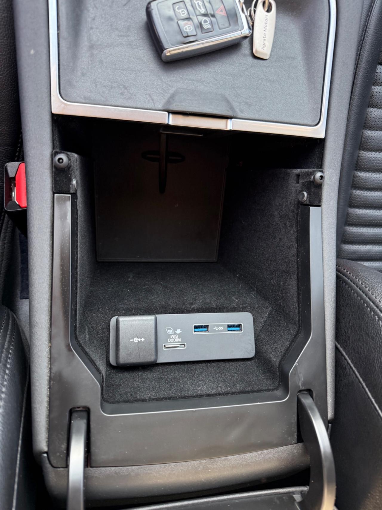 Land Rover Discovery Sport 2.0 TD4 180 CV AWD 7 POSTI