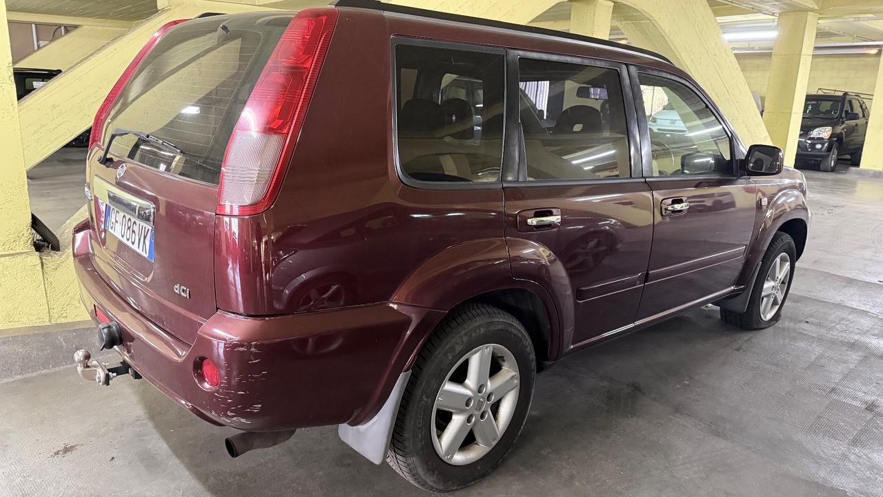 Nissan X-Trail 2.2 dCi Elegance Columbia GUIDA A DX