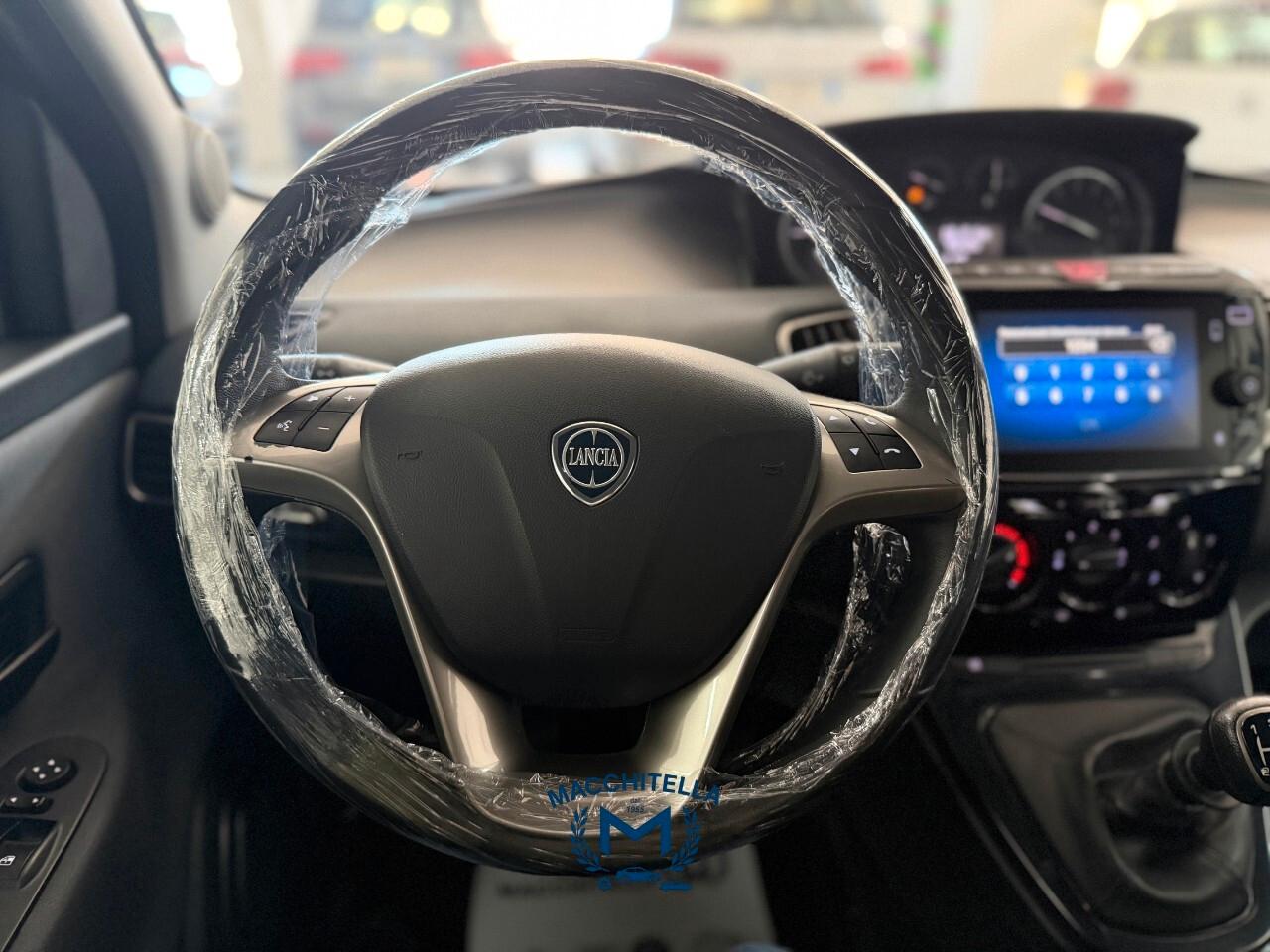 Lancia Ypsilon 1.0 FireFly 5 porte S&S Hybrid Ecochic Silver