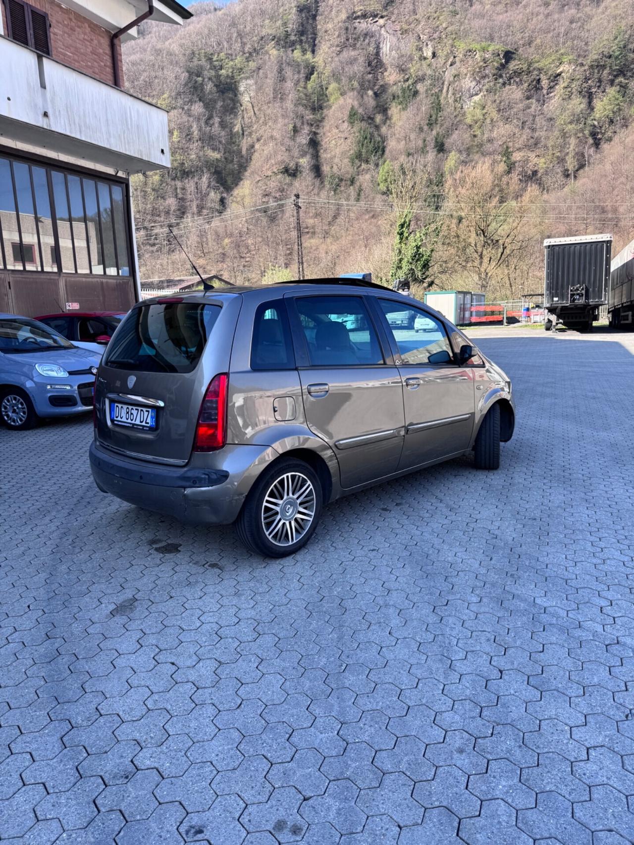 Lancia MUSA 1.4 16V Platino Plus