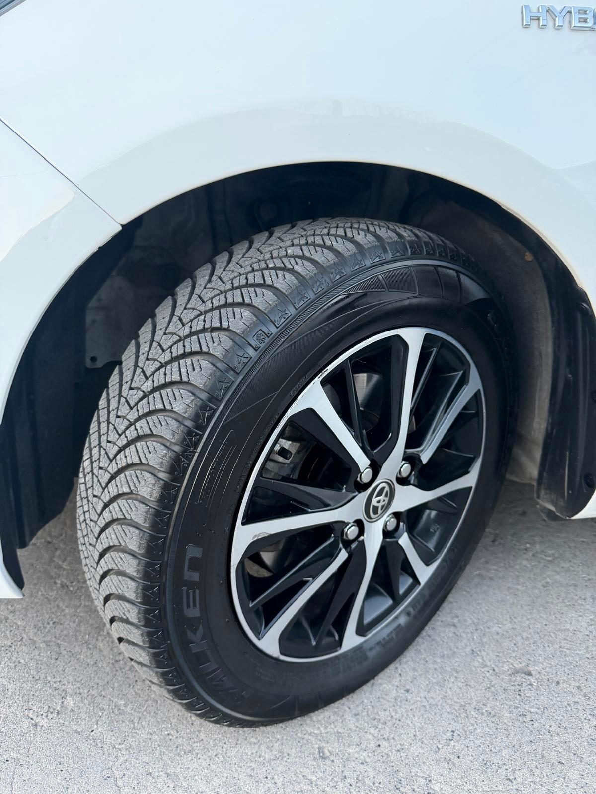 Toyota Yaris 1.5 Hybrid 5 porte Cool