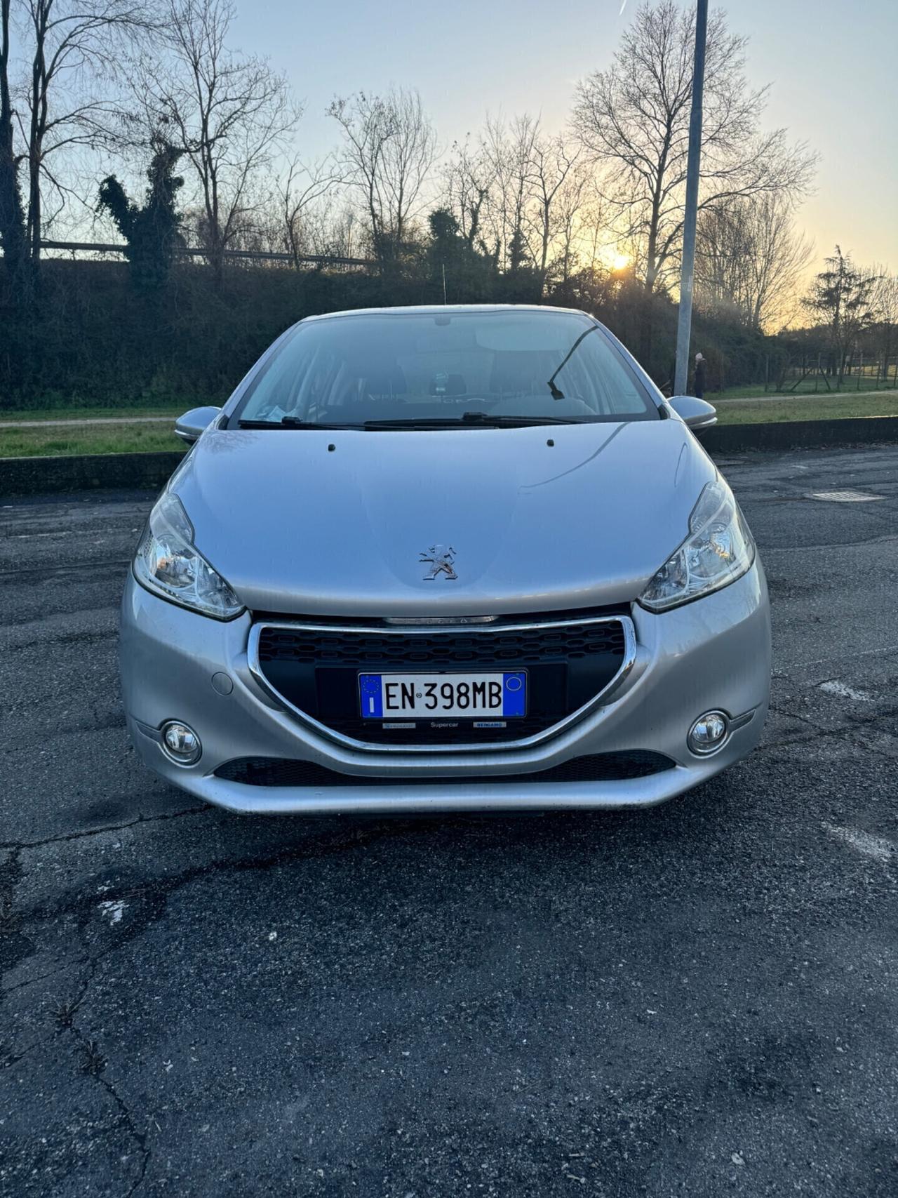 Peugeot 208 1.2 Neopatentati