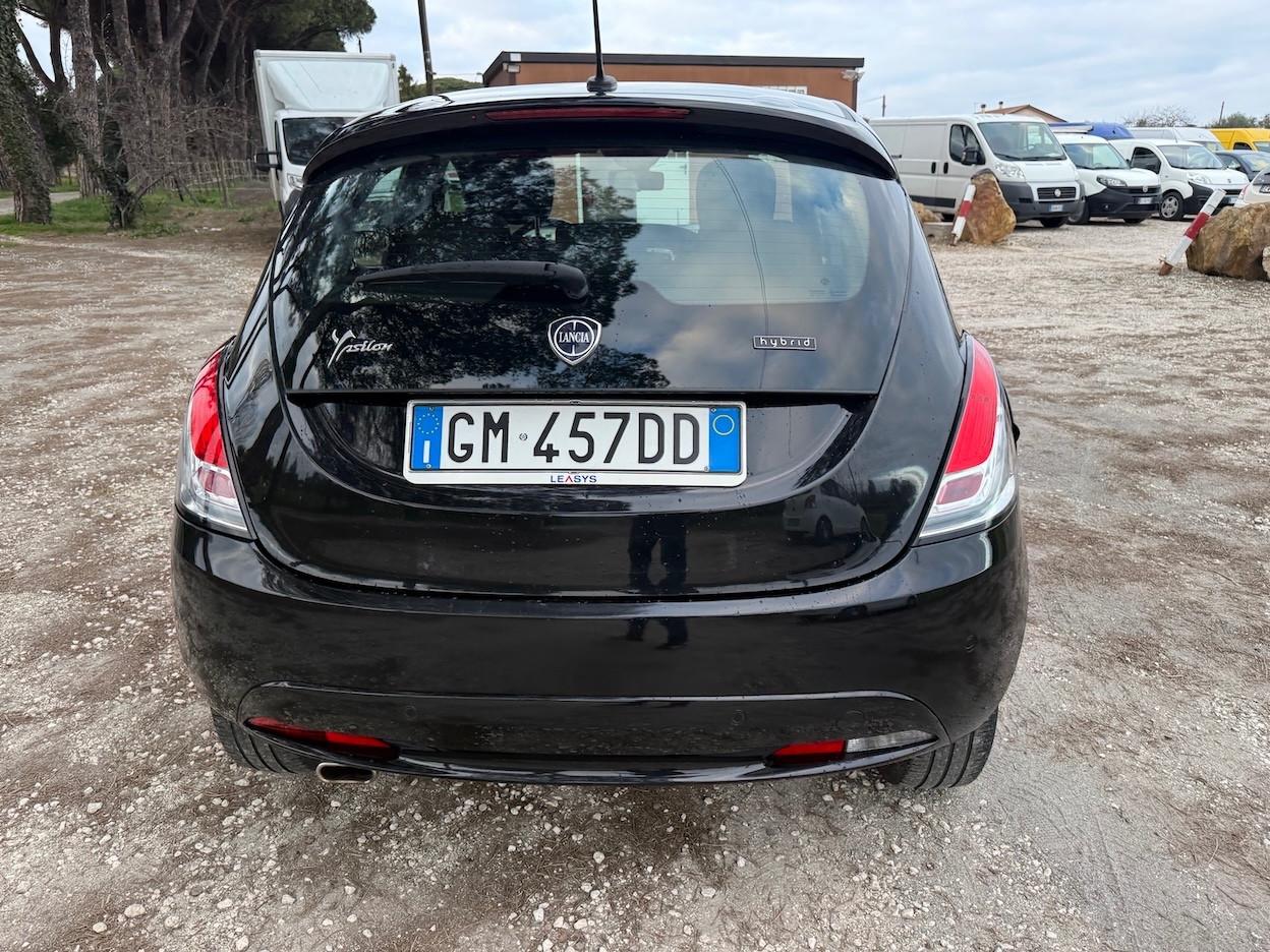 Lancia Ypsilon 1.0 FireFly 5 porte S&S Hybrid Gold