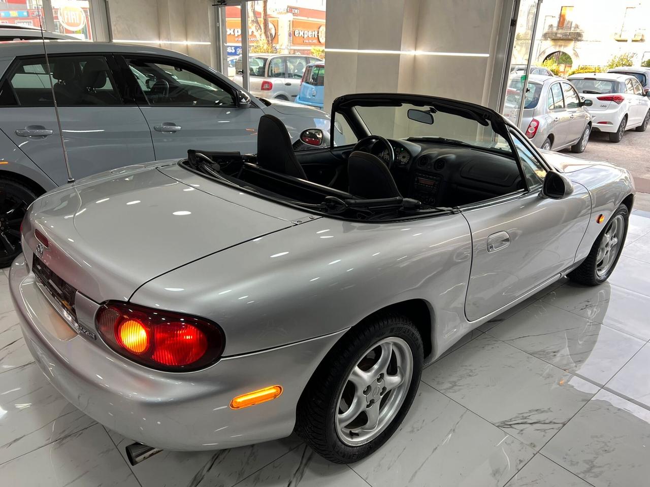 Mazda MX-5 1.6 Roadster - VERO CONSERVATO