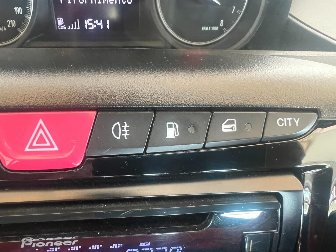 Lancia Ypsilon 0.9 TwinAir 85 CV 5 porte Metano Ecochic Gold OK NEOPATENTATI