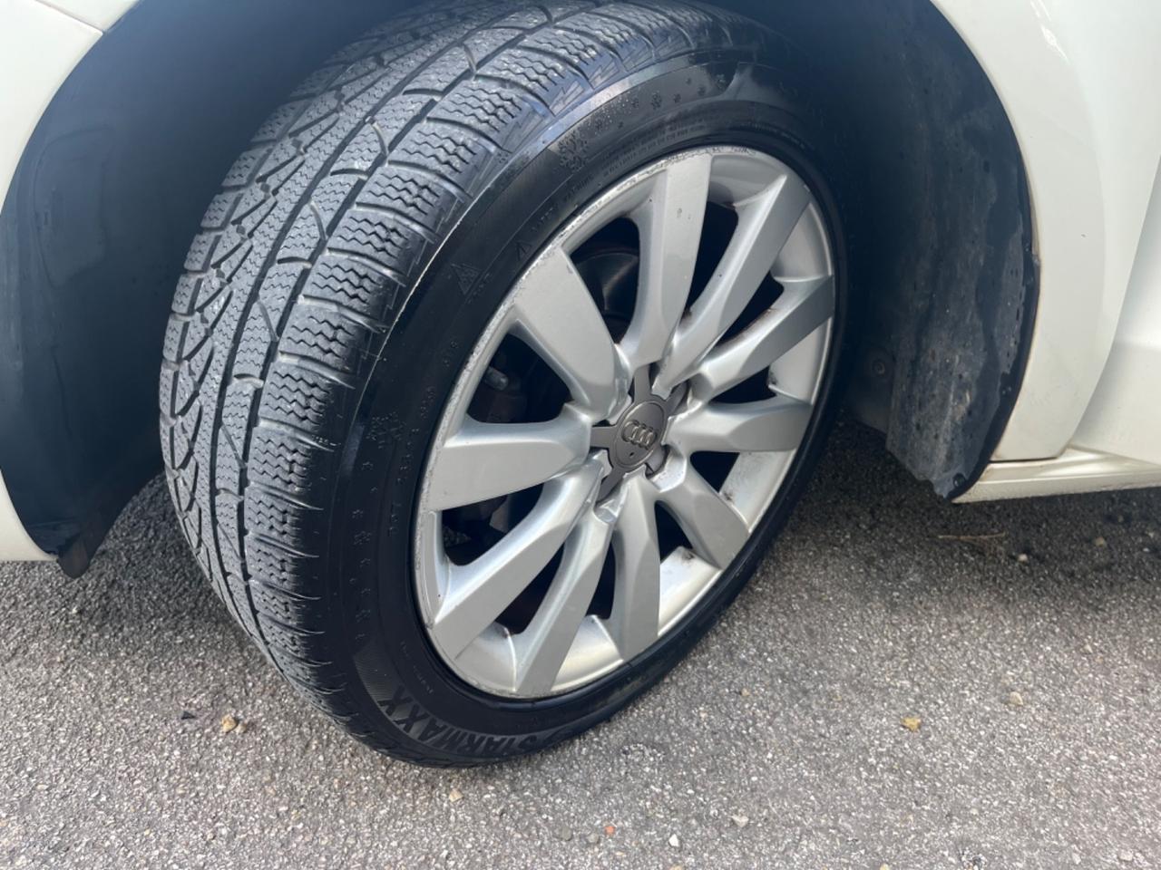 Audi A1 1.6 TDI 90 CV OK ANCHE NEOPATENTATI