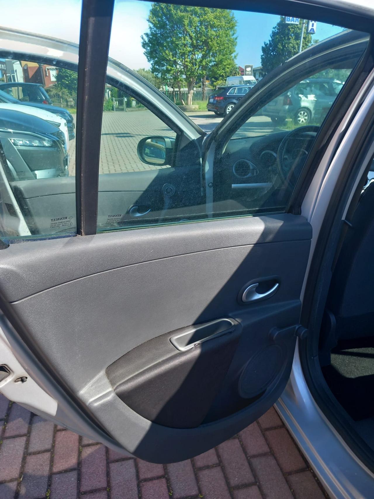 Renault Clio 1.2 16V 5 porte Confort