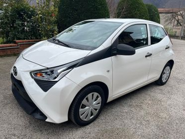 Toyota Aygo X 1.0 VVT-i 72 CV 5 porte Trend S-CVT BICOLORE