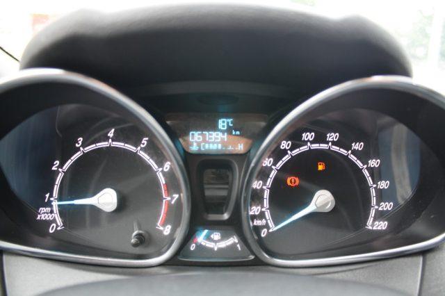 FORD Fiesta 1.2 82CV 5 porte Black & White Edition