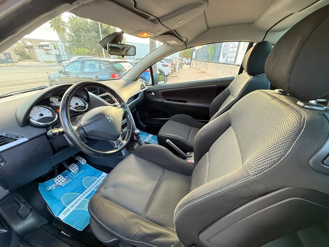 Peugeot 207 1.6 CABRIO NEOPATENTATI