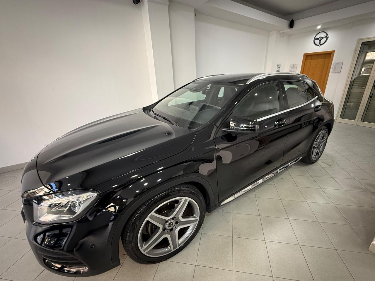 MERCEDES- BENZ GLA 200 D 136CV AMG PREMIUM PLUS 4MATIC